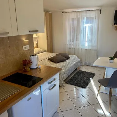 בית הארחה Renata פלומין