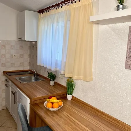 Guest house Renata Plomin