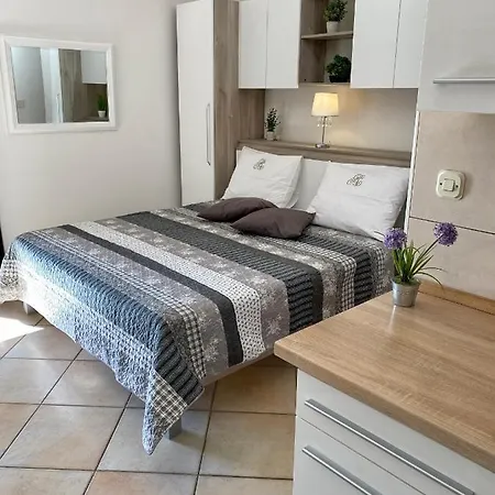 Renata Guest house 3*
