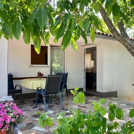Guest house Renata 3*